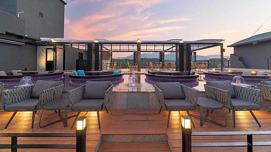 Two Y Hotel