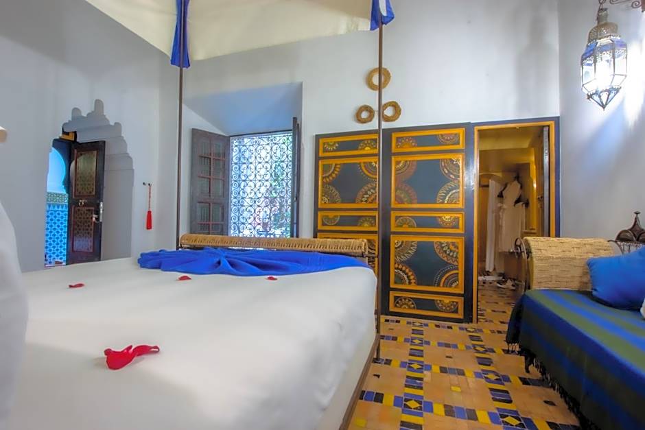 Riad Kaiss By Anika