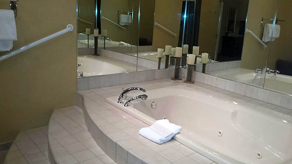 Town & Country Inn And Suites