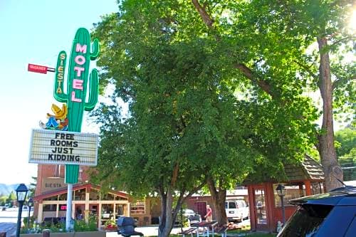 Siesta Motel