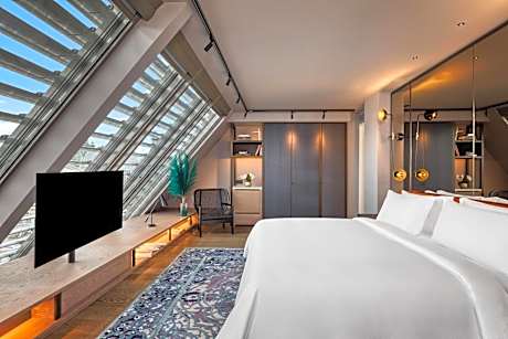 Loft Room Danube View, Guest room, 1 King, Danube River view