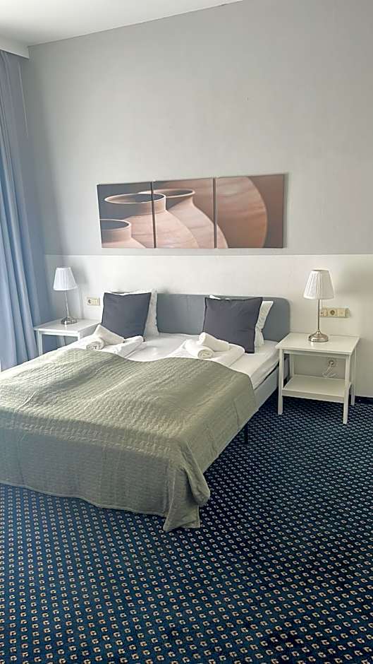 Self-Check-In Hotel Adlon