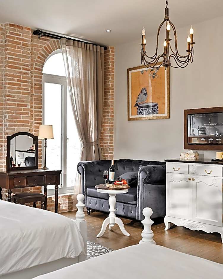 THE LUNA - Boutique Hotel