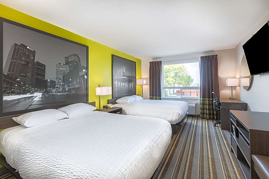 Super 8 by Wyndham Winnipeg East MB