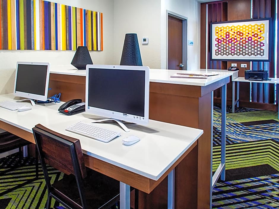 Holiday Inn Express & Suites Oklahoma City Airport By IHG