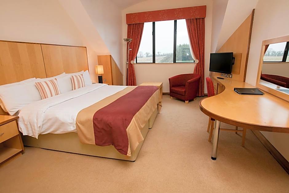 La Mon Hotel & Country Club