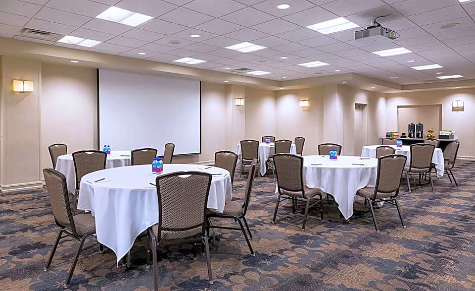 DoubleTree by Hilton Madison Downtown