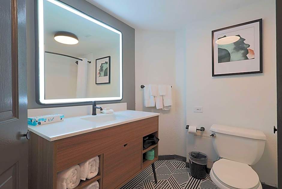 La Quinta Inn & Suites by Wyndham Sherman