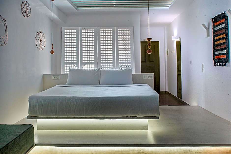 Amity Suites - Adults Only