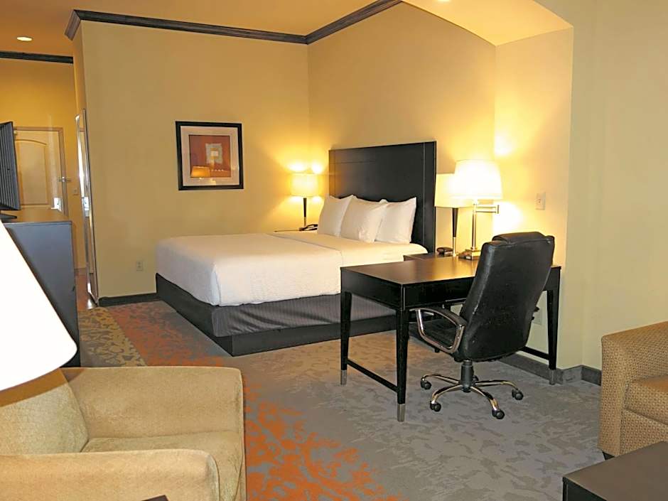 Photo 1 of 4 of Executive 1 King Bed
