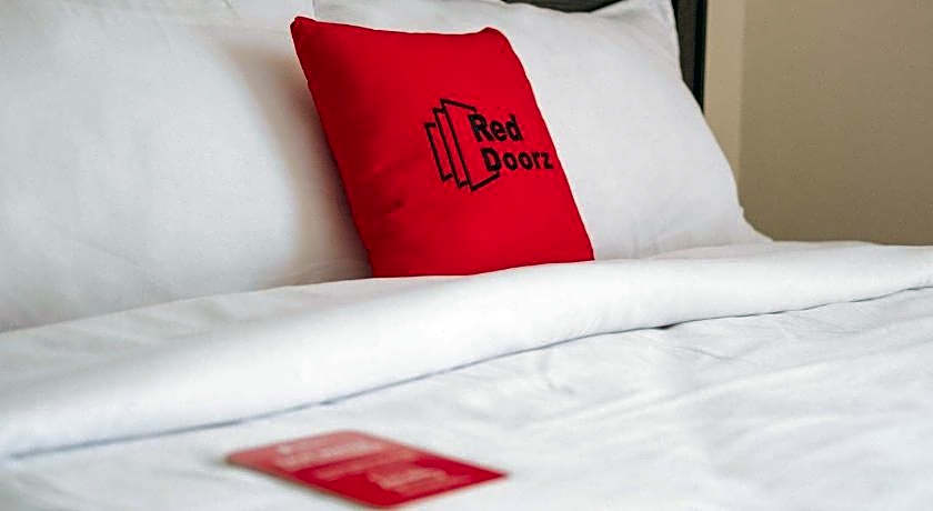 RedDoorz Plus @ Jalan Letda Sujono Medan 2