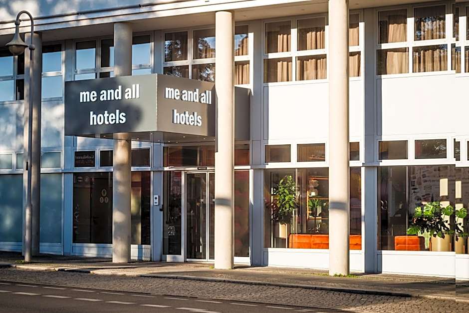 Me And All Hotel Berlin East Side