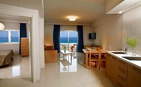 One-Bedroom Suite with Sea View