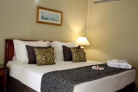 Executive Queen Room