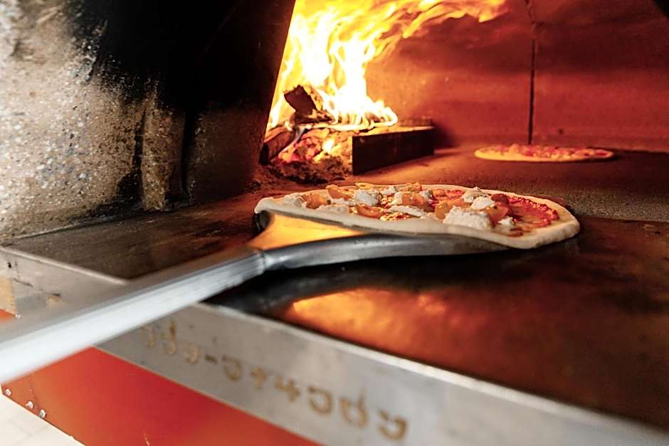 Hotel Al Bivio - Pizzeria, Pool & Sauna