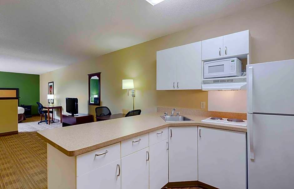 Extended Stay America Suites - Long Island - Bethpage