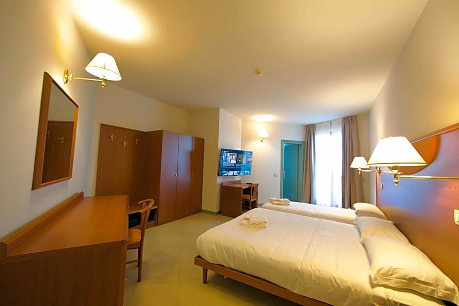 HC Hotel Touring Seniga
