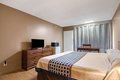 King Room - Non-Smoking