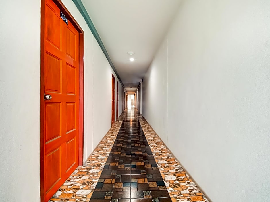 OYO 75337 Ponpaipan1