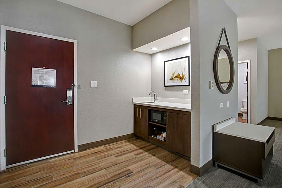 Hampton Inn By Hilton & Suites Dallas-Desoto