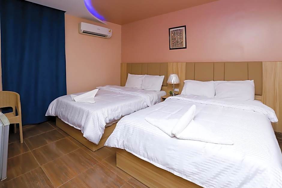 Pyramids Express View Hotel