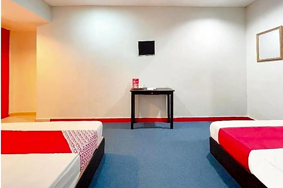 OYO 90324 Muar Station Hotel
