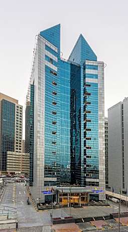 Golden Tulip Media Hotel