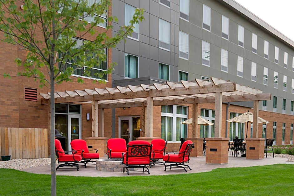 Holiday Inn Express and Suites Madison Central By IHG