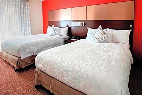 Suite, 1 Bedroom (2 Queen Beds and 1 Double Sofa Bed)