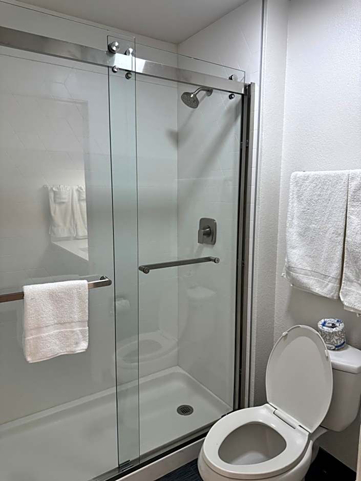 Rodeway Inn & Suites Thousand Palms - Rancho Mirage