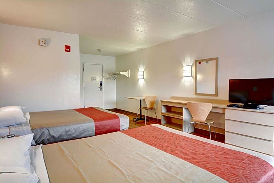 Motel 6-Seekonk, MA - Providence East