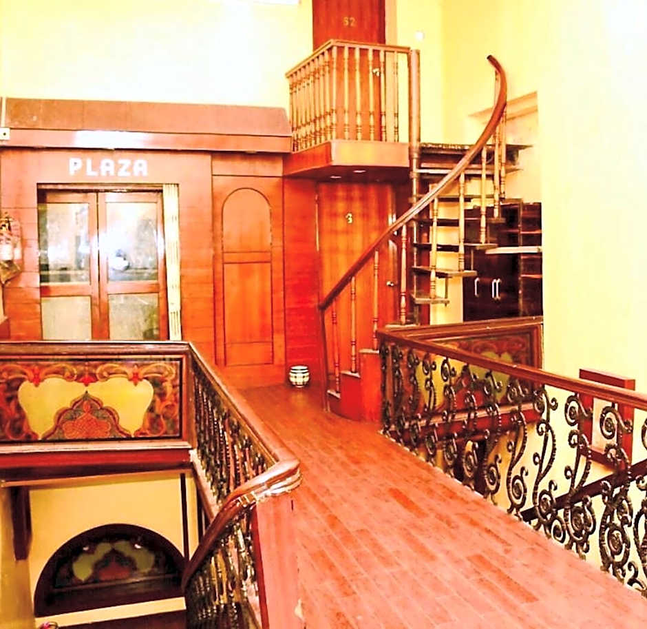Plaza Hotel – Calcutta, LA