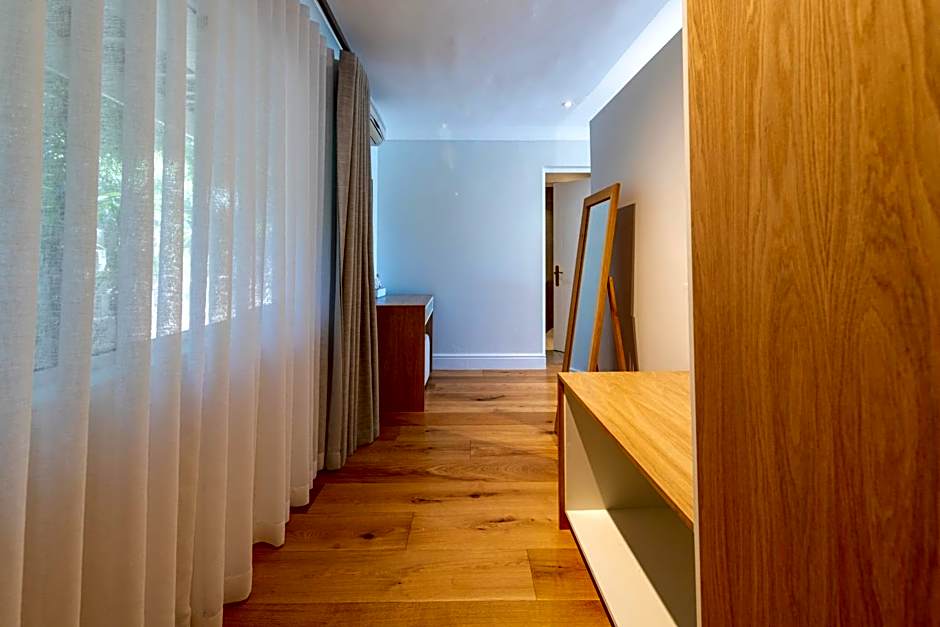 Hide-Away Guest House