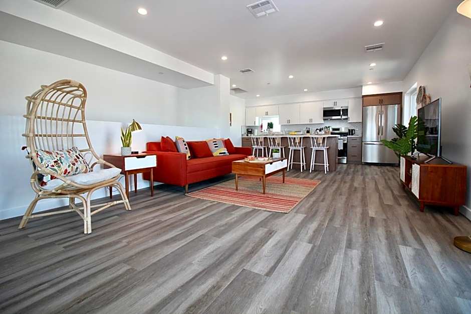 Los Angeles 3BR Villa Suites with Free Parking