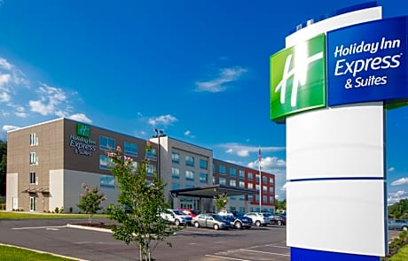 Holiday Inn Express & Suites Greenwood North By IHG