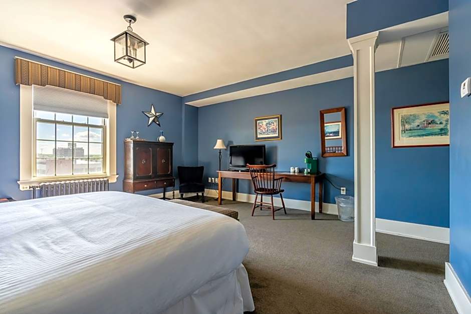 Inn On Broadway