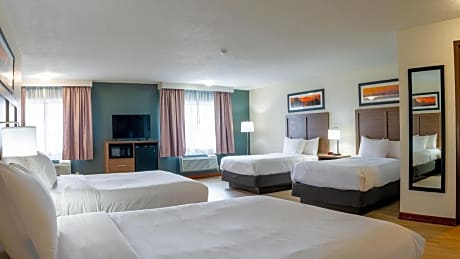 3 Double Beds, Nonsmoking