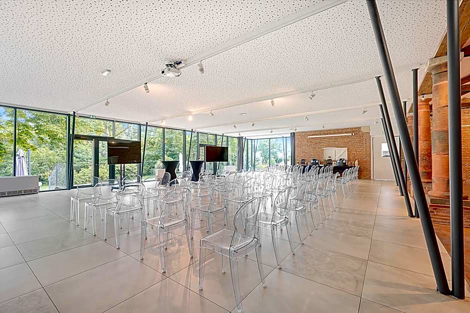 Le Domaine de Montjoie  BW Premier Collection