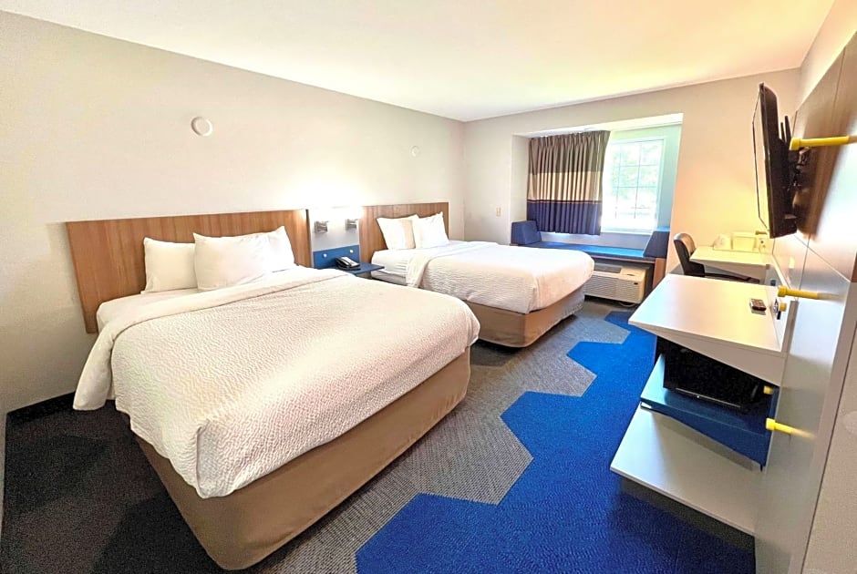 Microtel Inn & Suites by Wyndham Janesville