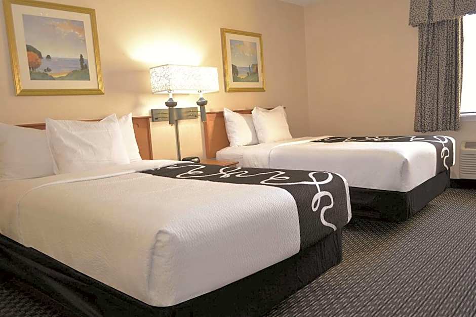 La Quinta Inn & Suites by Wyndham Tampa East Fairgrounds