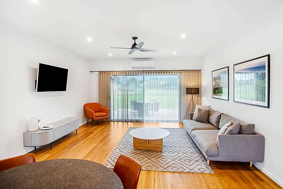 13th Beach Golf Lodges