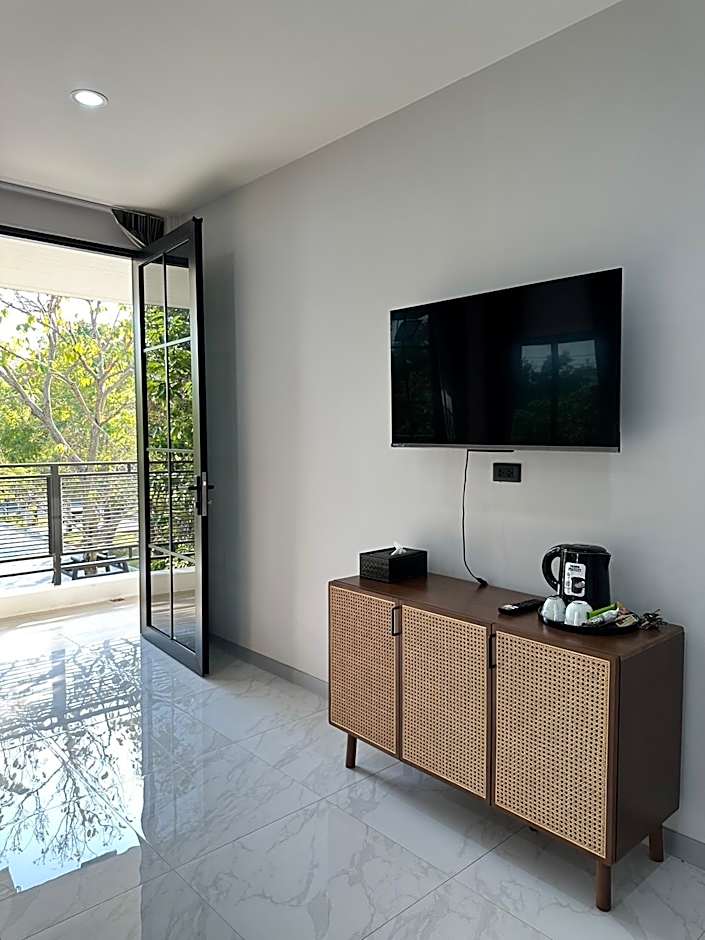 Bamboo Resort Suphanburi (in Bamboo Japanese Goods Warehouse)