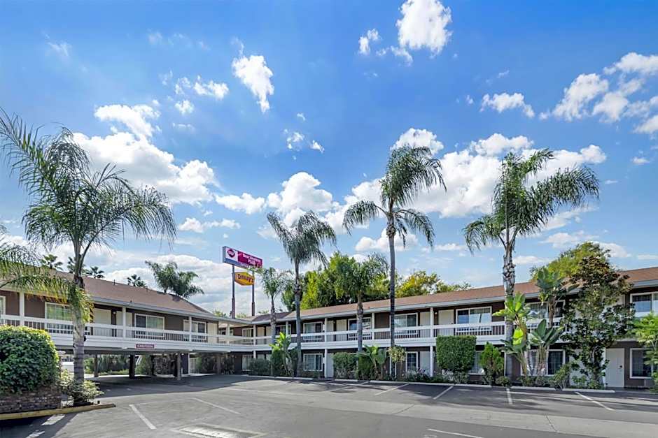 Best Western Plus Carriage Inn