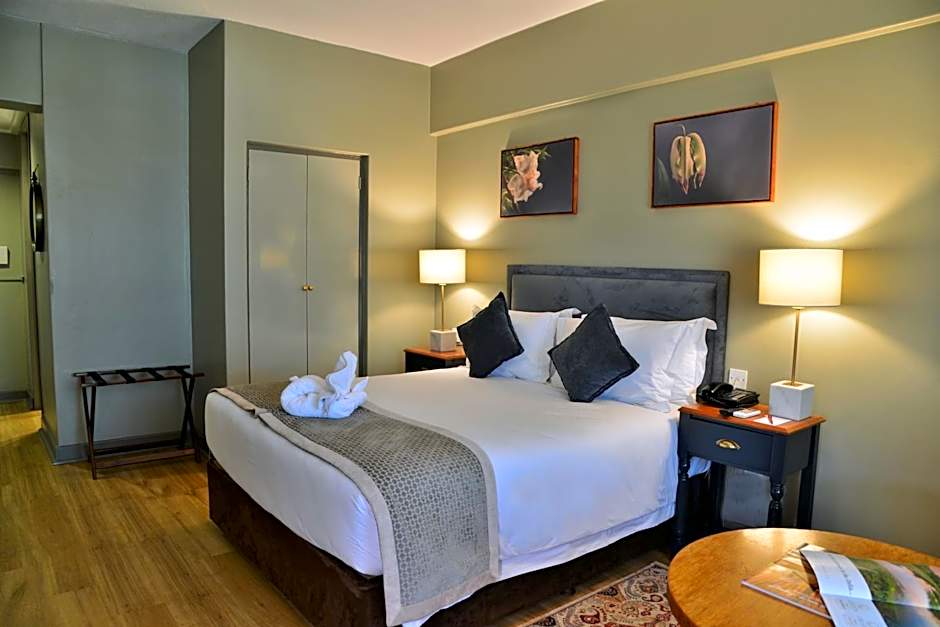 Cresta Jameson Hotel