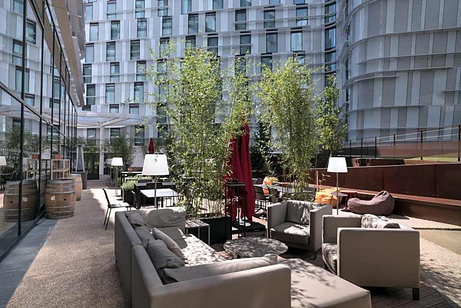 Radisson Blu CDG Airport Terminal Hotel, Paris