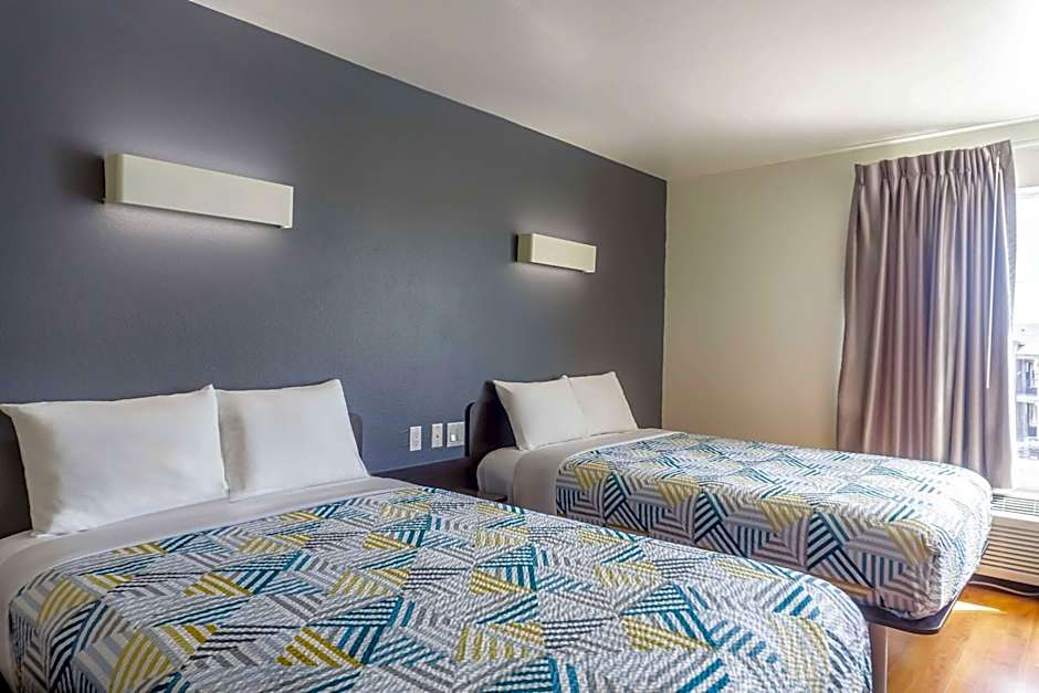 Motel 6-Laredo, TX - Airport