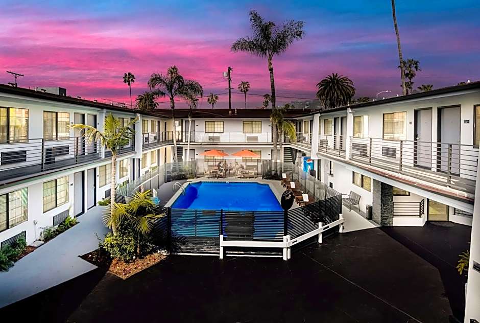 Sunset West Hotel SureStay Collection By Best Western