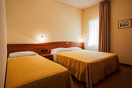 Triple Room with Private Bathroom