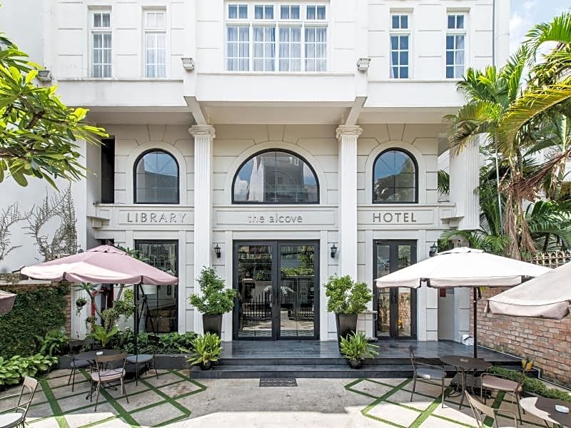 The Alcove Library Hotel