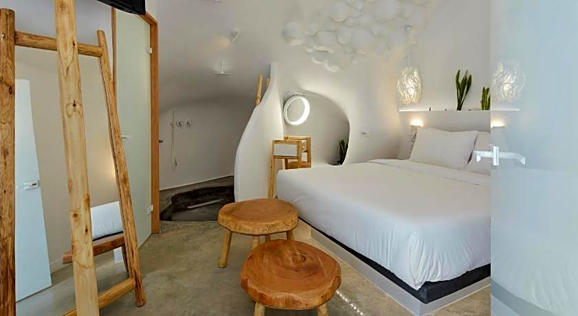 Theano Cave Suites & Villas